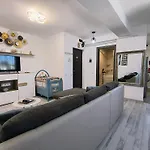 Mamaia Familia Si Copilul *