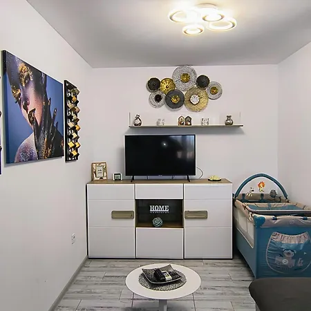 Apartment Sea Breeze Family Apartment Mamaia Navodari
