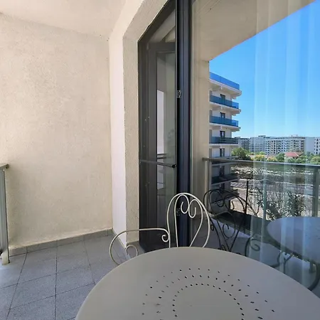 Sea Breeze Family Apartment Mamaia Apartment Navodari